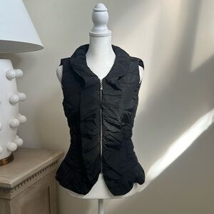 Women’s White House Black Market black puffer vest size XXS
